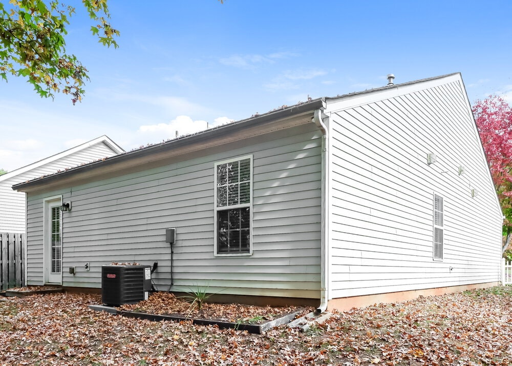 Building Photo - 633 Tribune Dr