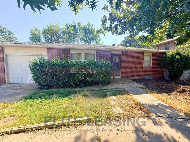 Primary Photo - 5705 SW 28th Terrace