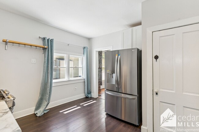 Building Photo - EXTRAORDINARY historic rental opportunity ...