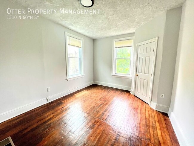Building Photo - 1310 N 60th St
