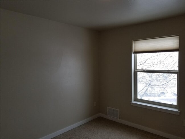 Building Photo - 163 Gena Cir
