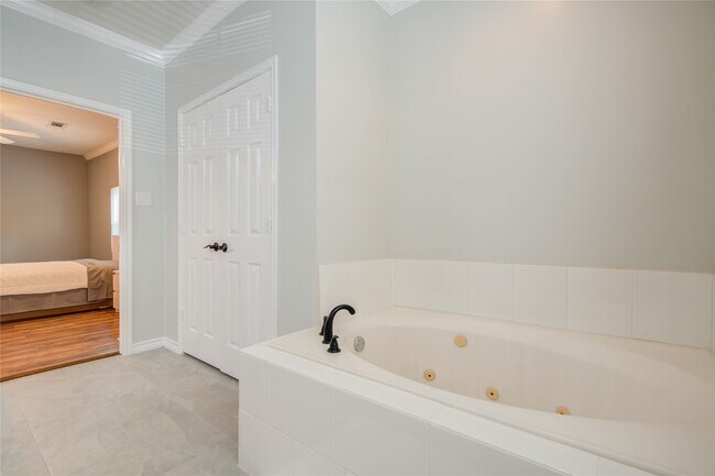 Building Photo - 2712 Link Rd