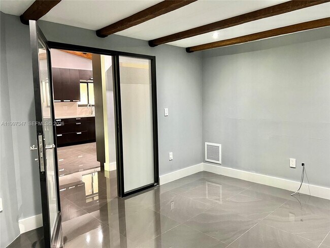 Building Photo - 9331 NW 48th Doral Terrace