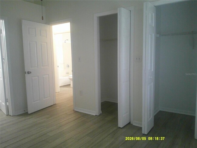 Building Photo - 437 Columbia Ave