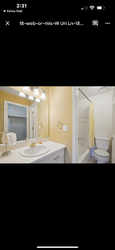 Building Photo - 984 Uri Ln