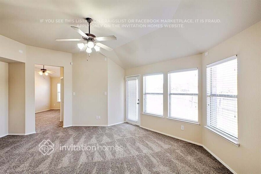 Building Photo - 5000 Blackwood Dr