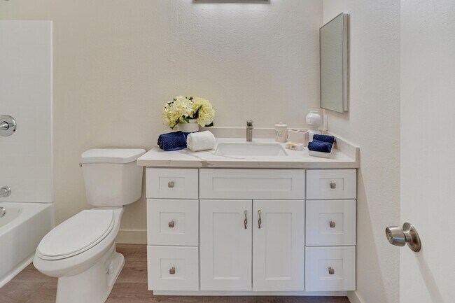 Building Photo - 74398 Myrsine Ave