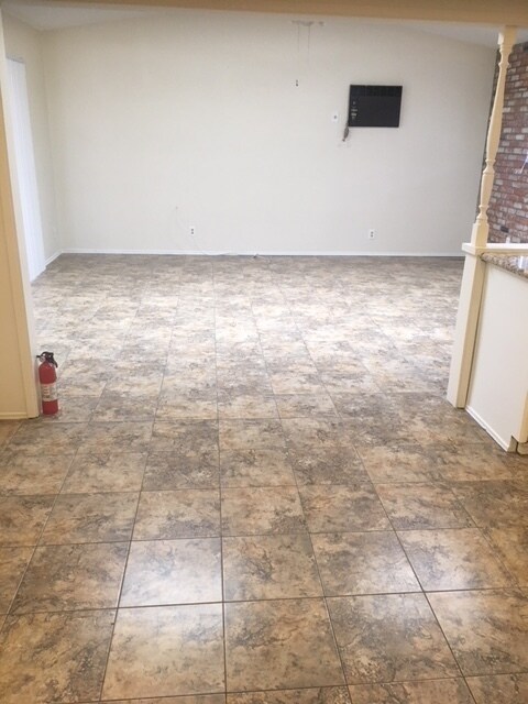 Building Photo - Single story 4/2bath home with large patio...