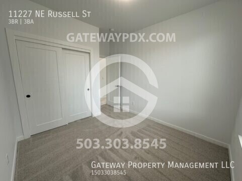 Building Photo - 11227 NE Russell St