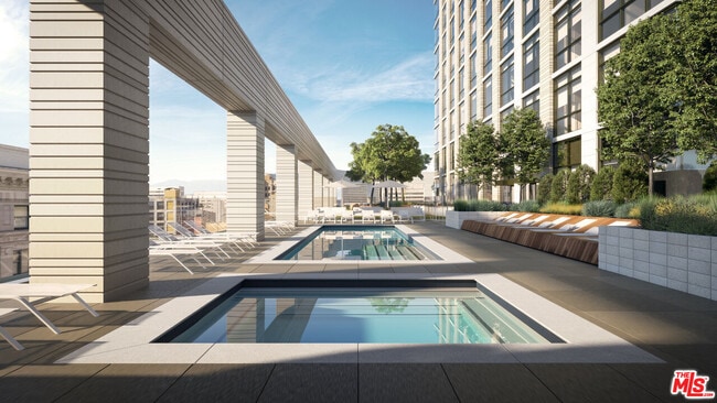 Building Photo - 400 S Broadway