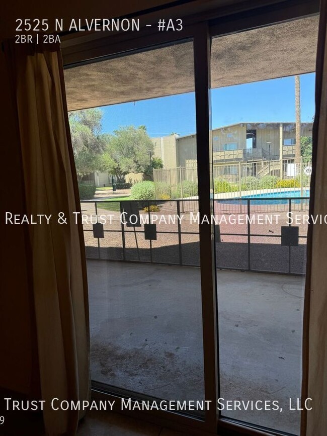 Building Photo - Private patio, park-like setting! 2bed/ 2b...