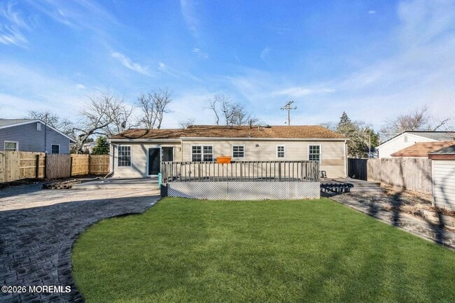 Building Photo - 905 Harrison Rd