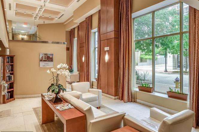 Building Photo - 2200 N Westmoreland St