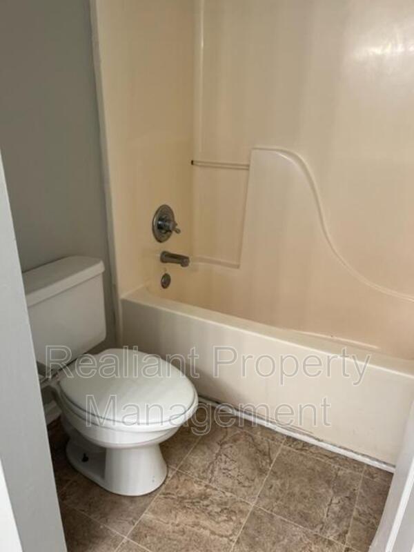 Building Photo - 689 Sherard Cir