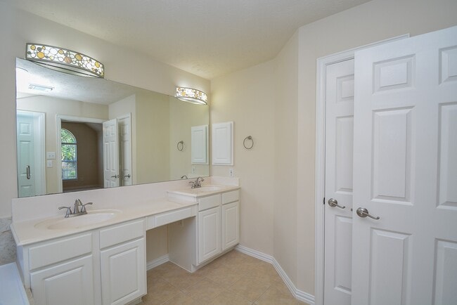 Building Photo - 4914 Big Spring Cir