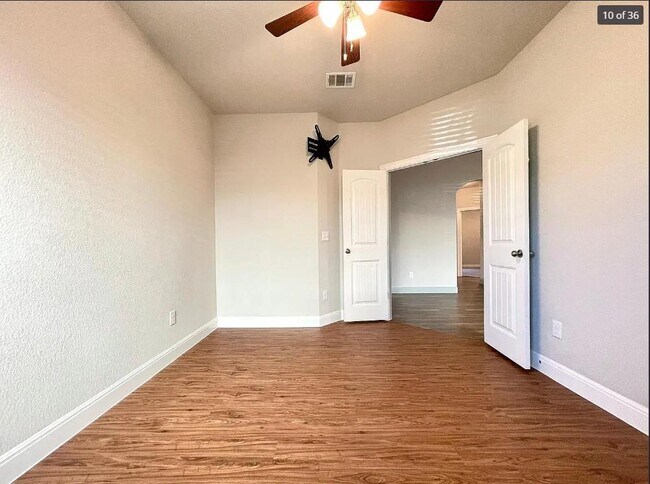 Building Photo - 205 Jude Cir