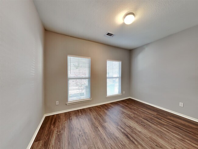 Building Photo - 1011 High Lane Court