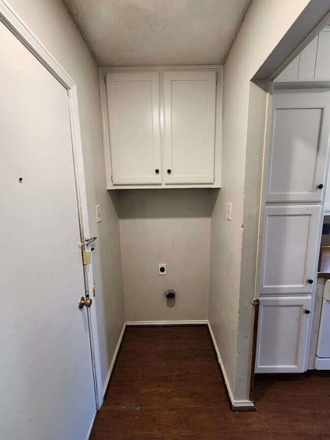 Building Photo - Classic 3 bedroom in Haltom City