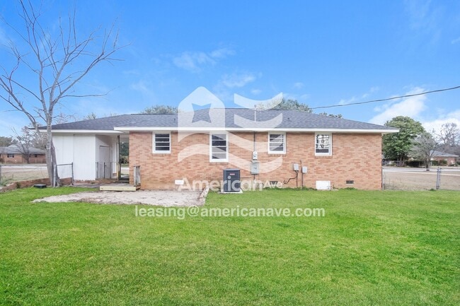 Building Photo - 890 Griffin St