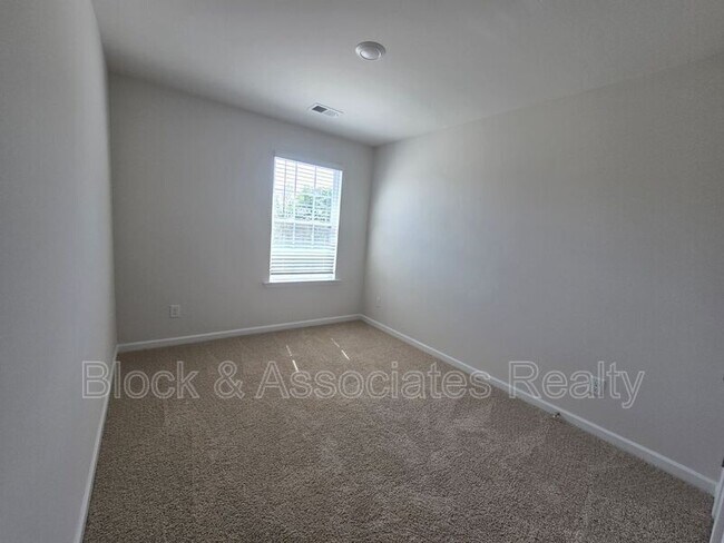Building Photo - 1202 Broholmer Ln