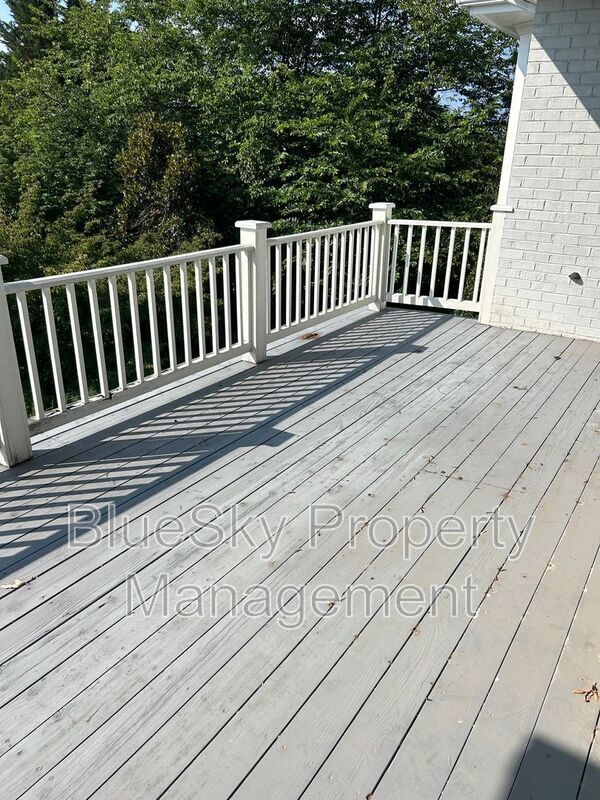 Building Photo - 492 Ednam Cir