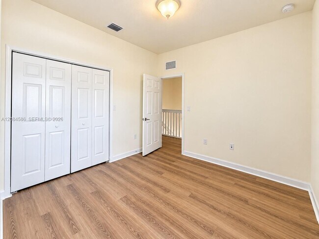 Building Photo - 3360 W 92nd Pl