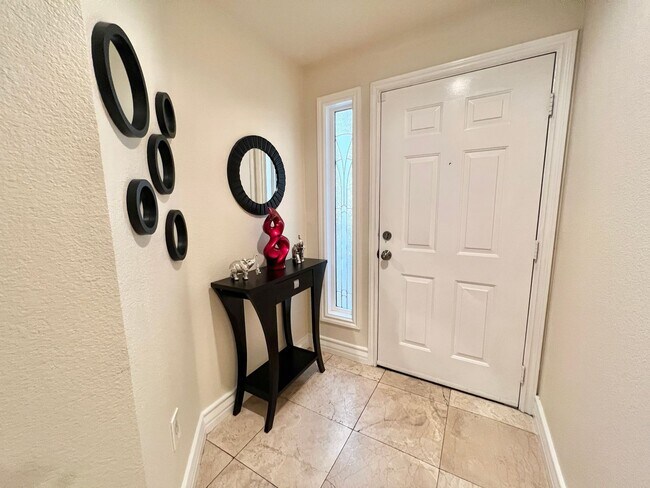 Building Photo - Meridian FURNISHED 2 BDR /2 BATH Luxury Condo - RESORT STYLE LIVING, 1-1/2 Blocks From The Heart ...