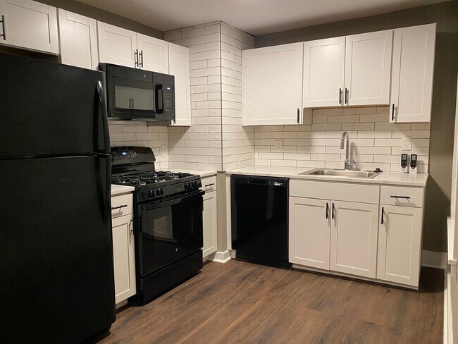 Building Photo - Merchants Lofts V-Upgraded 1 Bedroom