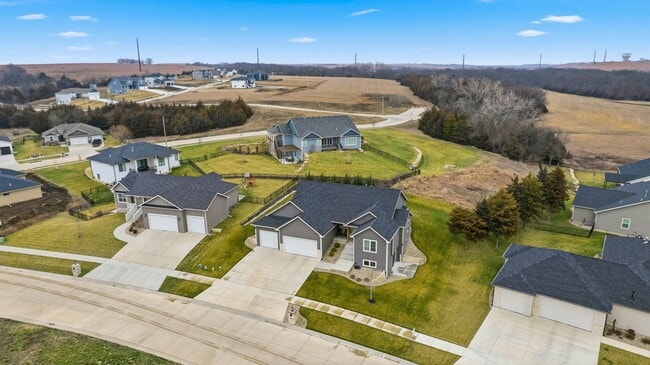 Building Photo - Stunning 6 Bed, 3 Bath Heritage Hills Home | 3-Car Garage | Walk-Out Basement