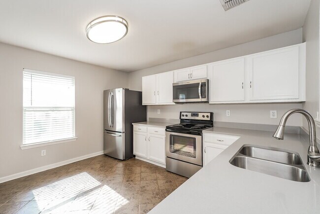 Building Photo - 1708 Diamond Lake Trail