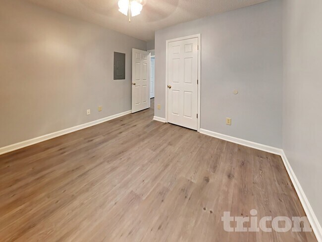 Building Photo - 22 Kingsway Rd