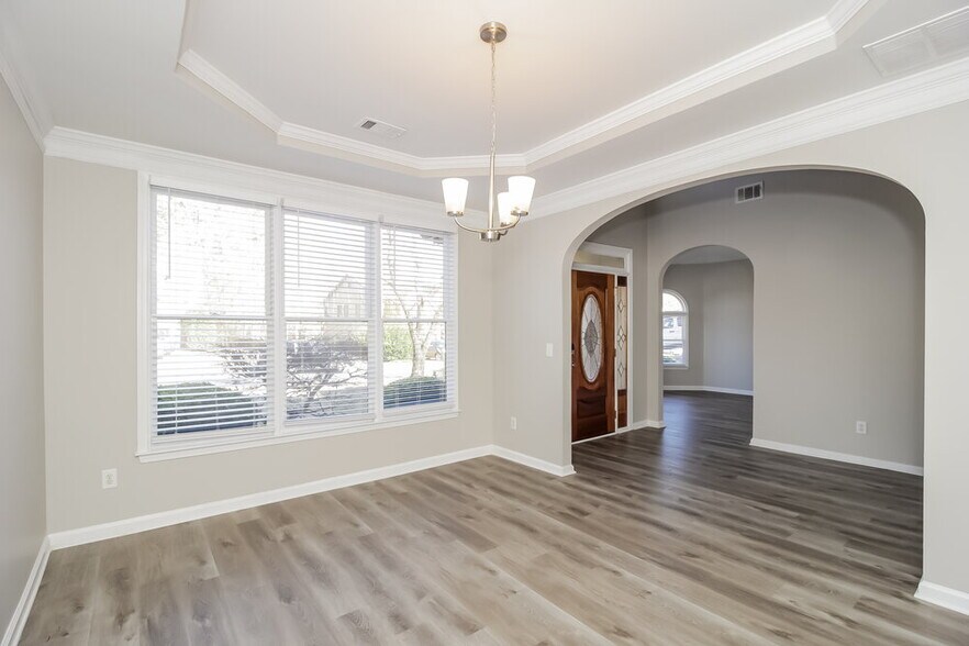 Building Photo - 5058 Kingsbridge Pass