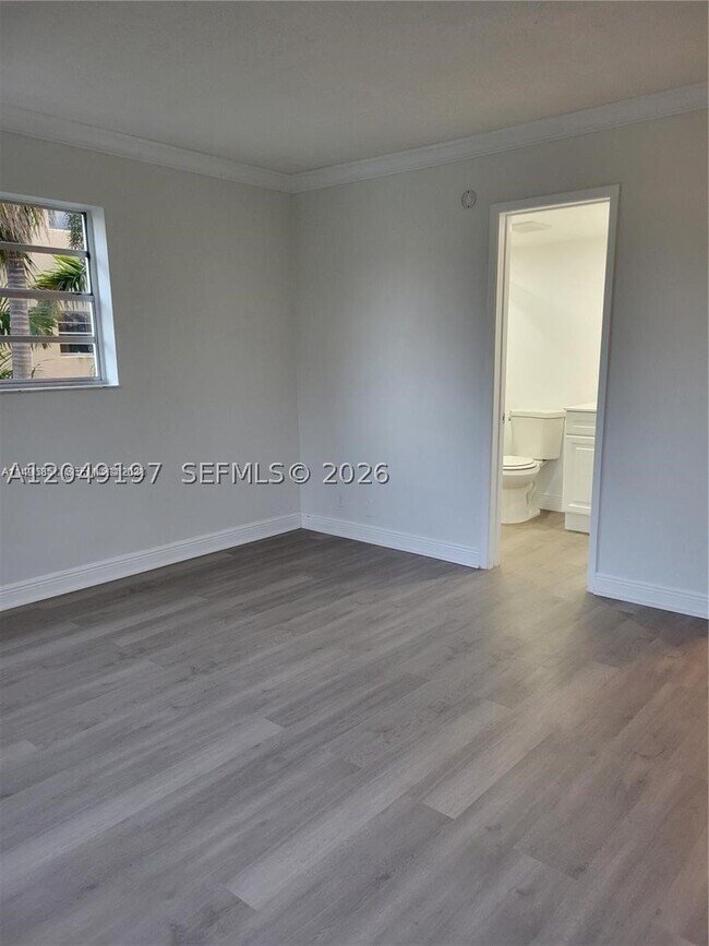 Building Photo - 1333 E Hallandale Beach Blvd