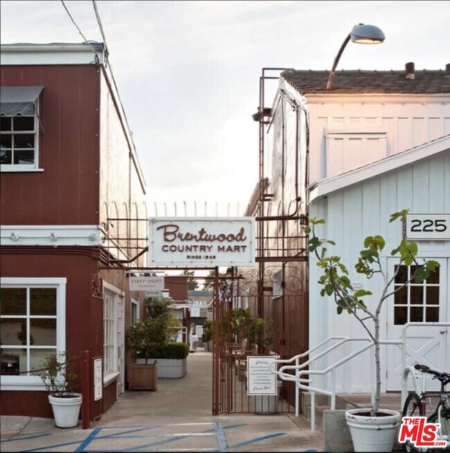 Building Photo - 1837 11th St