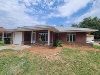 Building Photo - 4209 NW 17th St