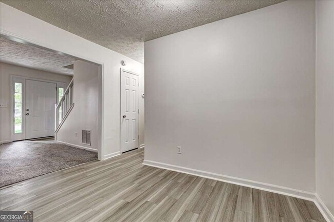 Building Photo - 8292 Blackfoot Trail