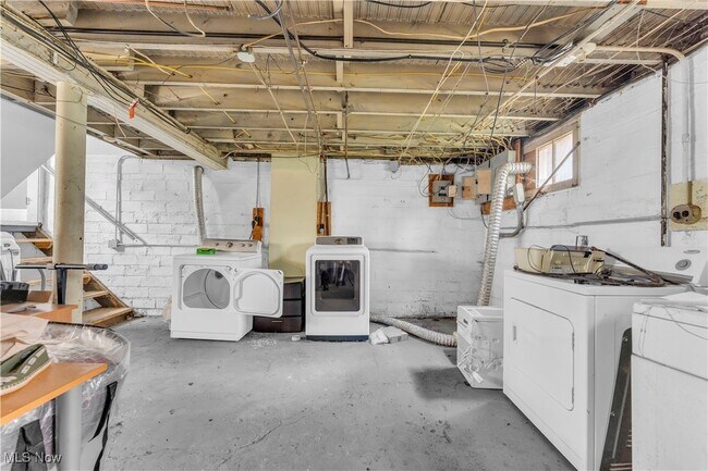 Building Photo - 3274 W 130th St