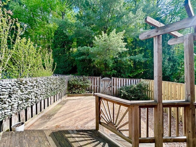 Building Photo - 7503 Westmore Dr