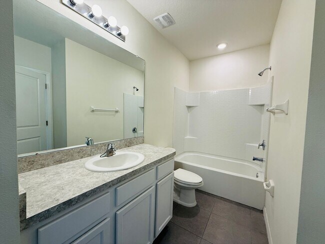 Building Photo - 2856 Suncoast Blend Dr