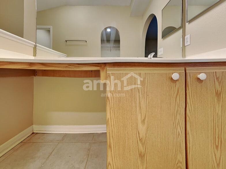 Building Photo - 3293 Carlotta Rd