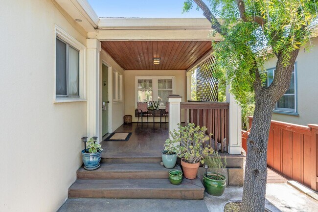 Building Photo - Beautiful North Berkeley Craftsman with Bay View