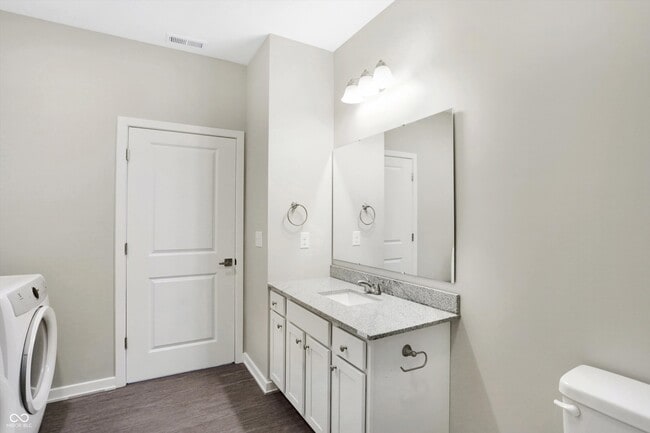 Building Photo - 1915 Chambers Dr