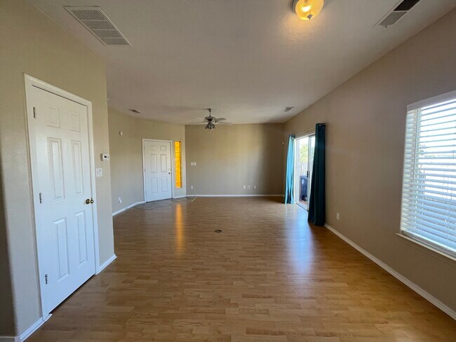 Building Photo - 7243 Natalie Janae Ln NE