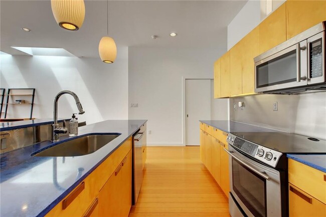 Building Photo - 508 E 53rd St