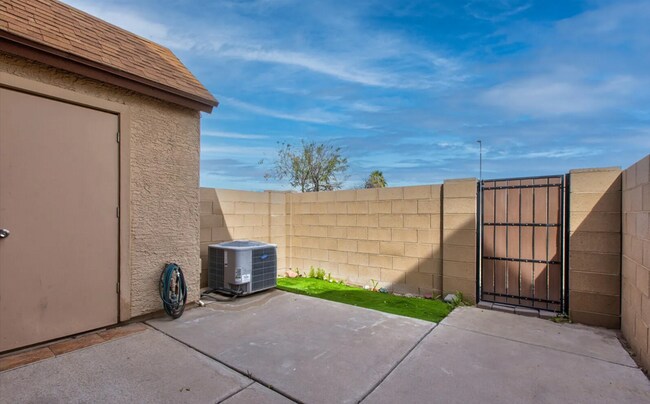 Building Photo - 7977 W Wacker Rd