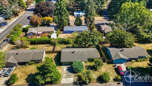 Building Photo - 805 NE 122nd Ave