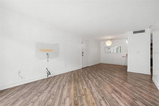 Building Photo - 3223 S Beneva Rd