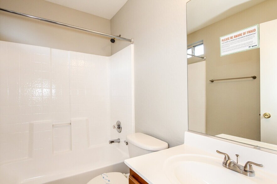 Building Photo - 11717 W Poinsettia Dr