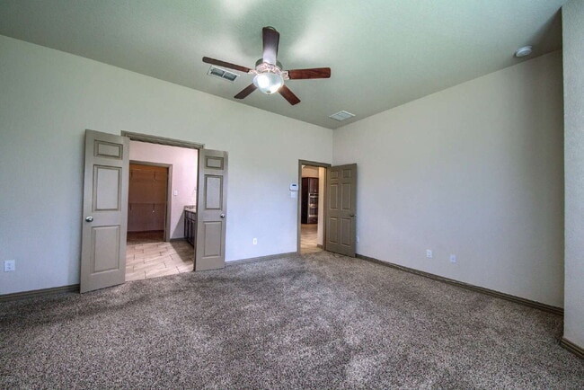 Building Photo - ****Go Big, Then Come Home to Comfort and Style!****