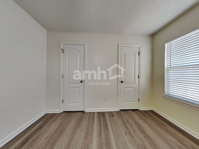 Building Photo - 103 Richmond Way